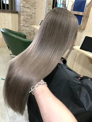 ロング 韓国レイヤー外国人風 透明感カラー髪質改善のヘアスタイル