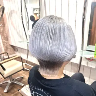 ショート カラー ヘアアレンジ MiU所属・韓国×髪質改善×美髪 縮毛矯正×レイヤーのヘアスタイル