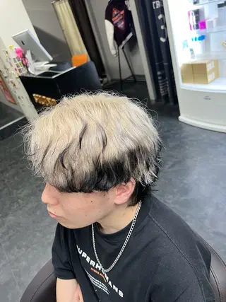 ショート カラー メンズ ハイトーンカラー 坂本 翼のヘアスタイル