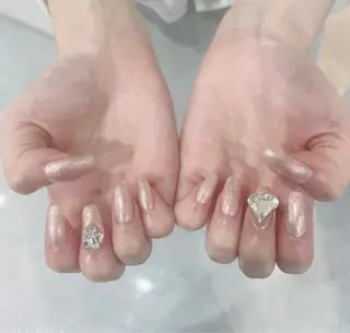 ネイル *RAIMU* HOLOGRAMのネイルデザイン