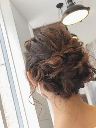 ヘアアレンジ mai🐷髪質改善 🖤透ける暗髪🖤のヘアスタイル