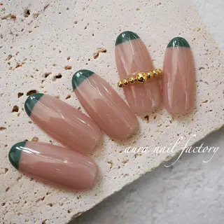 ミディアム カラー ネイル 赤羽 アウラ ネイルファクトリーのネイルデザイン