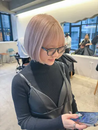 ショート カラー ヘアアレンジ ミニボブ/ブリーチ 🌈MISATOのヘアスタイル