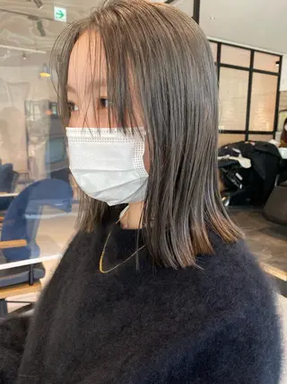 セミロング カラー nana🦕 ハイライトベージュのヘアスタイル