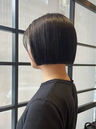 ショート カラー ELLE salon サエのヘアスタイル