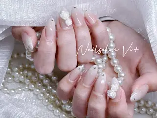 ネイル Nailsalon Vi+ももか🩷のネイルデザイン