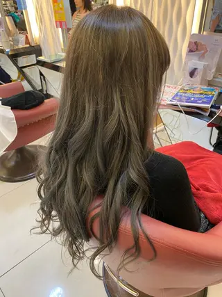 カラー 瀬川 茉衣子のヘアスタイル