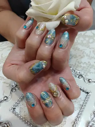 ネイル エステとネイル ローズコンフォートのネイルデザイン