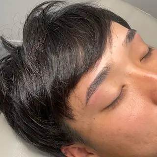 メンズ アイブロウ 脱毛サロンとぅるん所属・脱毛サロンとぅるん 日野川角の眉毛・アイブロウイメージ