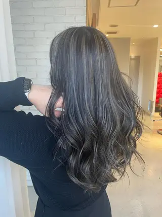 セミロング カラー 艶ハイトーン👑♡ NATSUKIのヘアスタイル