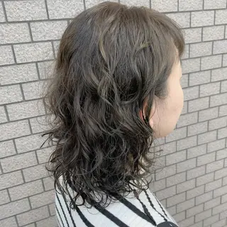 セミロング パーマ 透明感ハイライト◎ 伊藤夏海のヘアスタイル