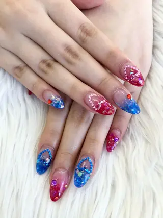 ネイル MADIA藤沢所属・MADIA MEGUのネイルデザイン