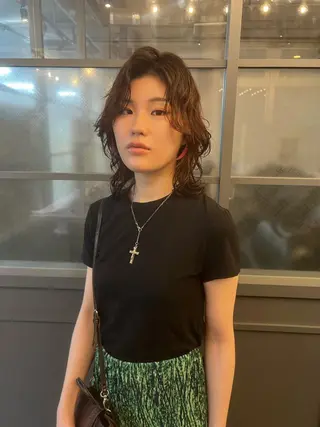 ミディアム パーマ ナガミ ショウのヘアスタイル