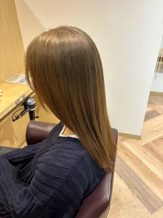 セミロング カラー ゆい/パーマ/レイヤ ー/似合わせカラーのヘアスタイル