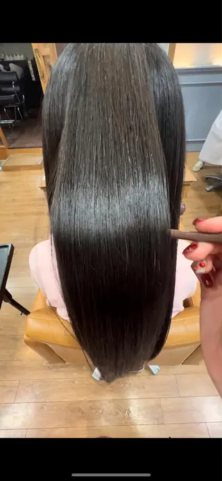 ロング スパニスト おおつかちなつのヘアスタイル