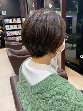 ショート カラー 多河 遥のヘアスタイル
