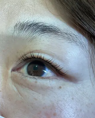 マツエク・マツパ cure所属・井上 真里奈のヘアスタイル