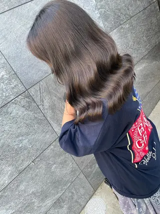 ミディアム カラー ヒカ/外国人風 デザインカラーのヘアスタイル