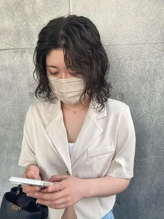 ミディアム Yahiko ハイトーンのヘアスタイル