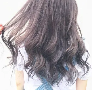 ロング カラー ブリーチ、パーマ 西部笑のヘアスタイル