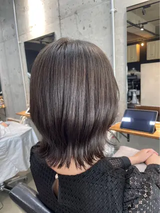 ミディアム カラー 穴原 優紀のヘアスタイル