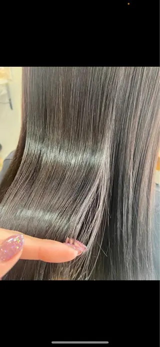 ロング カラー ANNA /艶髪/ハイトーンのヘアスタイル