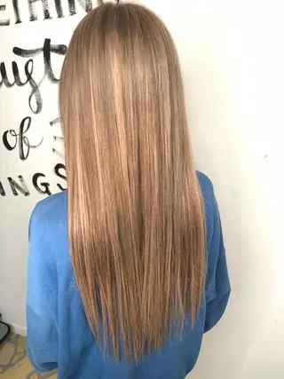 ロング カラー 小笠原 菜緒のヘアスタイル