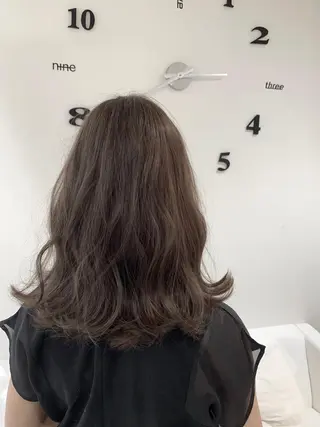 セミロング カラー 松吉 純平のヘアスタイル