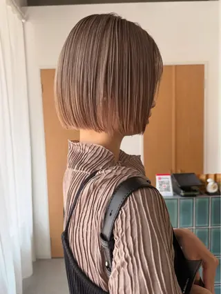 ショート カラー アイジマヒロ vagueのヘアスタイル