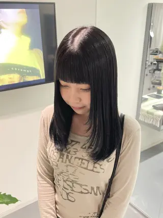 セミロング LEF TATEMACHI所属・西山祐生/ハイトーン /ケアブリーチ/艶髪のヘアスタイル