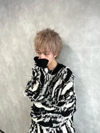 ショート カラー 黒崎 懸のヘアスタイル