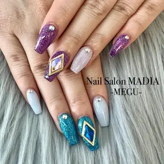 ネイル MADIA藤沢所属・MADIA MEGUのネイルデザイン