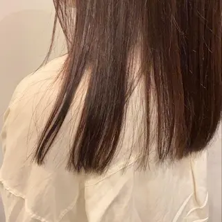 セミロング カラー 古畑 愛美のヘアスタイル