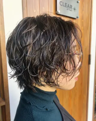 ショート カラー パーマ クロスパーマ× 透明感カラー✂︎のヘアスタイル