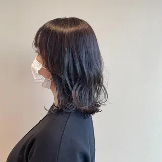 ミディアム カラー 切りっぱなしボブ/ 蒲生四丁目/伊藤瑠唯のヘアスタイル