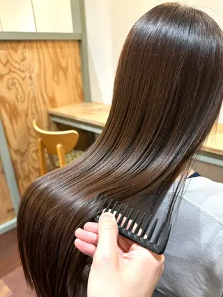 ロング 萩原 仁のヘアスタイル