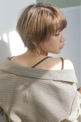 ショート カラー 保子 祐里香のヘアスタイル