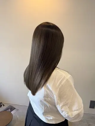 セミロング カラー U too e’s 鎌倉🌿堀岡千紘のヘアスタイル