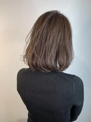 ミディアム カラー _WHITE 高槻のヘアスタイル