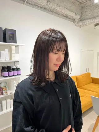 ミディアム カラー 阪本 桃のヘアスタイル