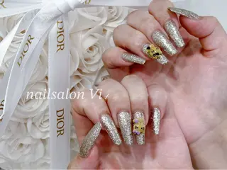 ネイル Nailsalon Vi+ももか🩷のネイルデザイン