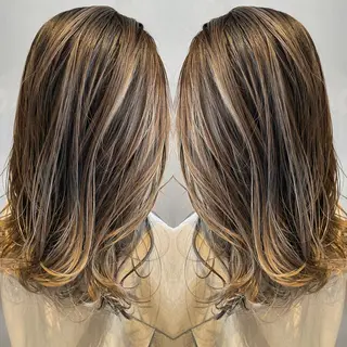 セミロング カラー 長谷川 沙紀のヘアスタイル