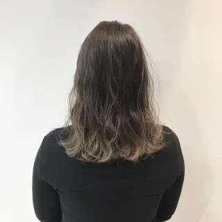 セミロング カラー 入江 志穂のヘアスタイル