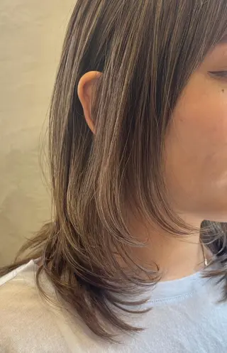 セミロング ブリーチなし透明感 カラー✨横山 佳希のヘアスタイル