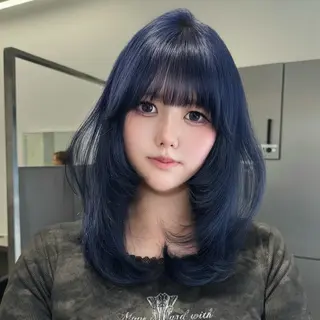 ミディアム カラー 𝗬𝟮𝗞レイヤー 韓⛓️ハイトーンのヘアスタイル