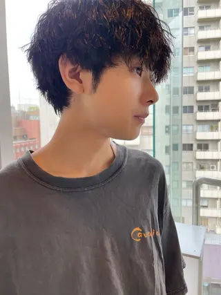 ミディアム パーマ メンズ RIN／韓国ヘア レイヤーカットのヘアスタイル