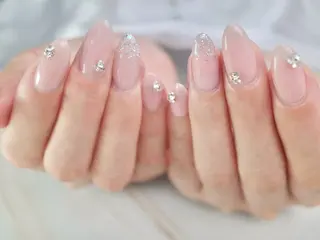 ネイル WHITE NAIL 難波店所属・廣 由麻のネイルデザイン