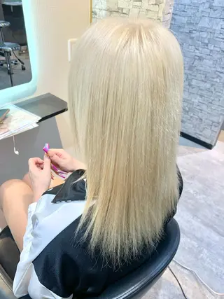 セミロング カラー RAIA💎ケア ブリーチ＆パーマ💎のヘアスタイル