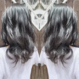 セミロング H所属・H (エイチ) 烏丸御池店のヘアスタイル