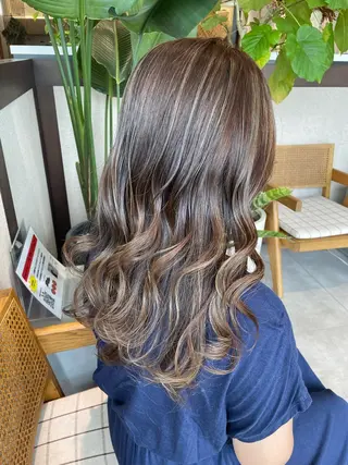 ロング カラー 高木 櫻のヘアスタイル